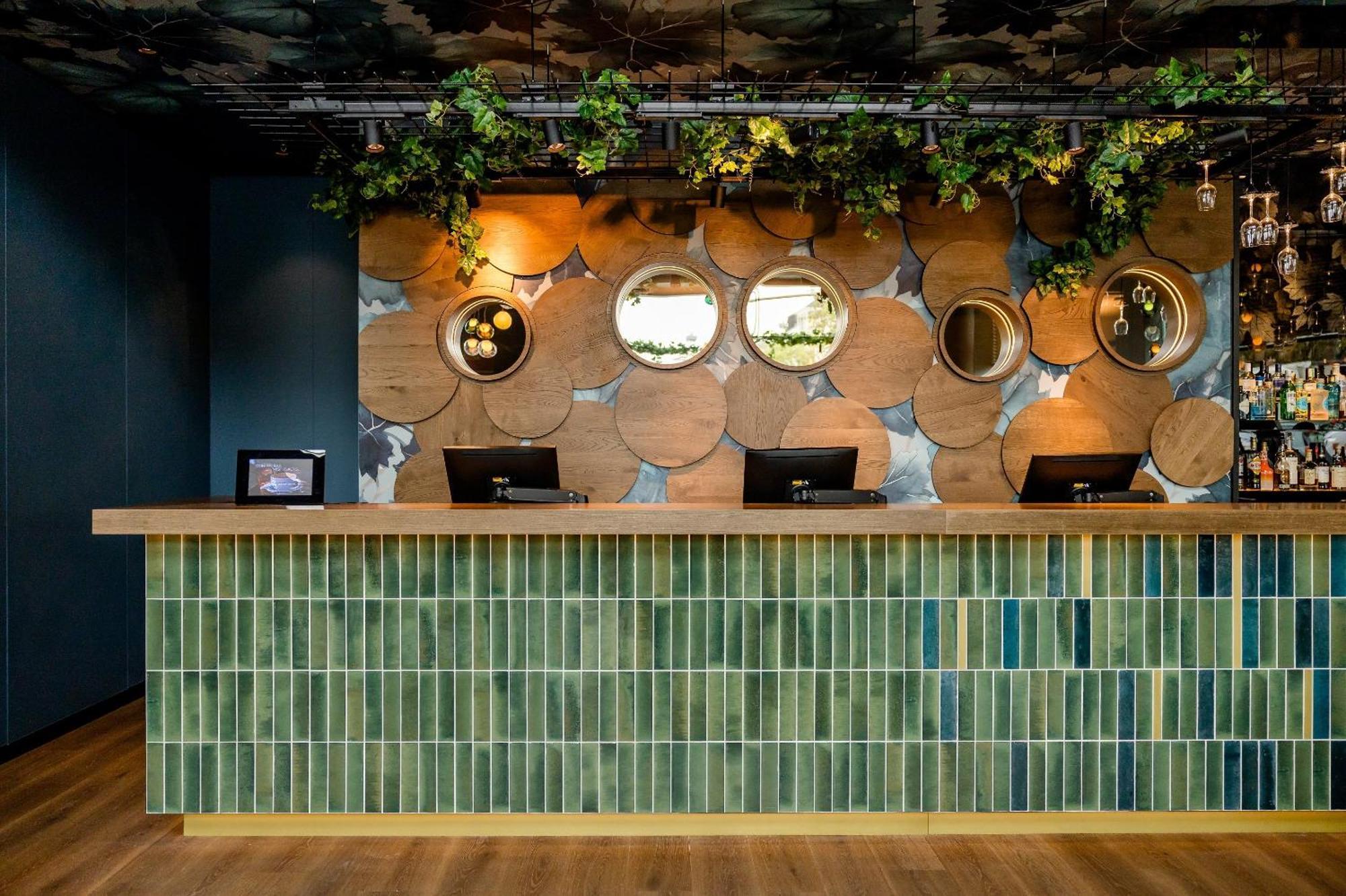 Motel One Висбаден Экстерьер фото