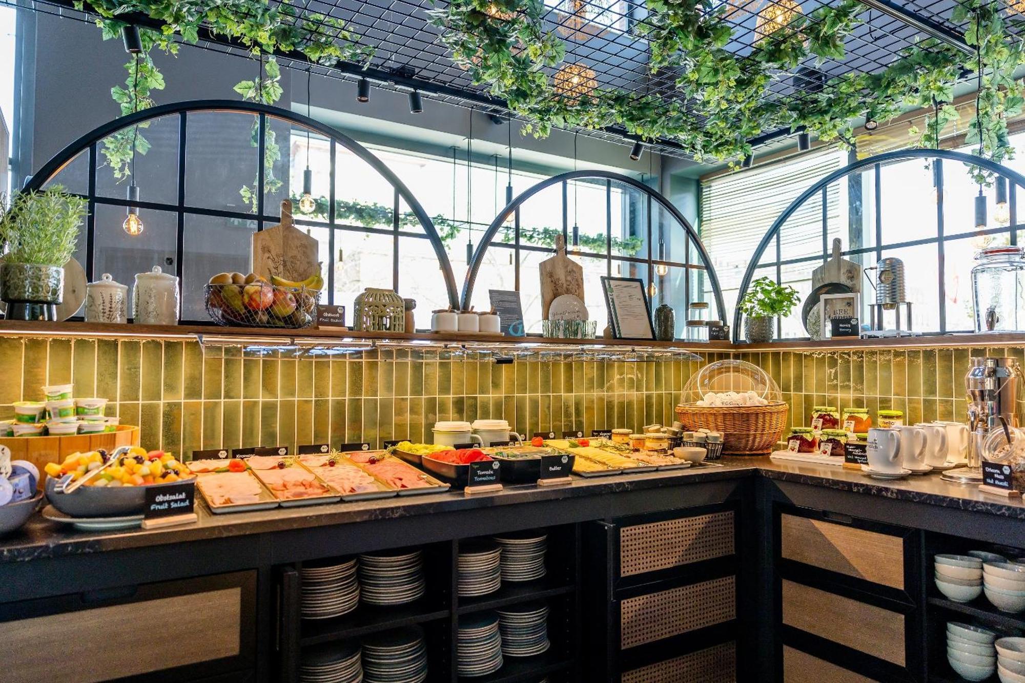 Motel One Висбаден Экстерьер фото