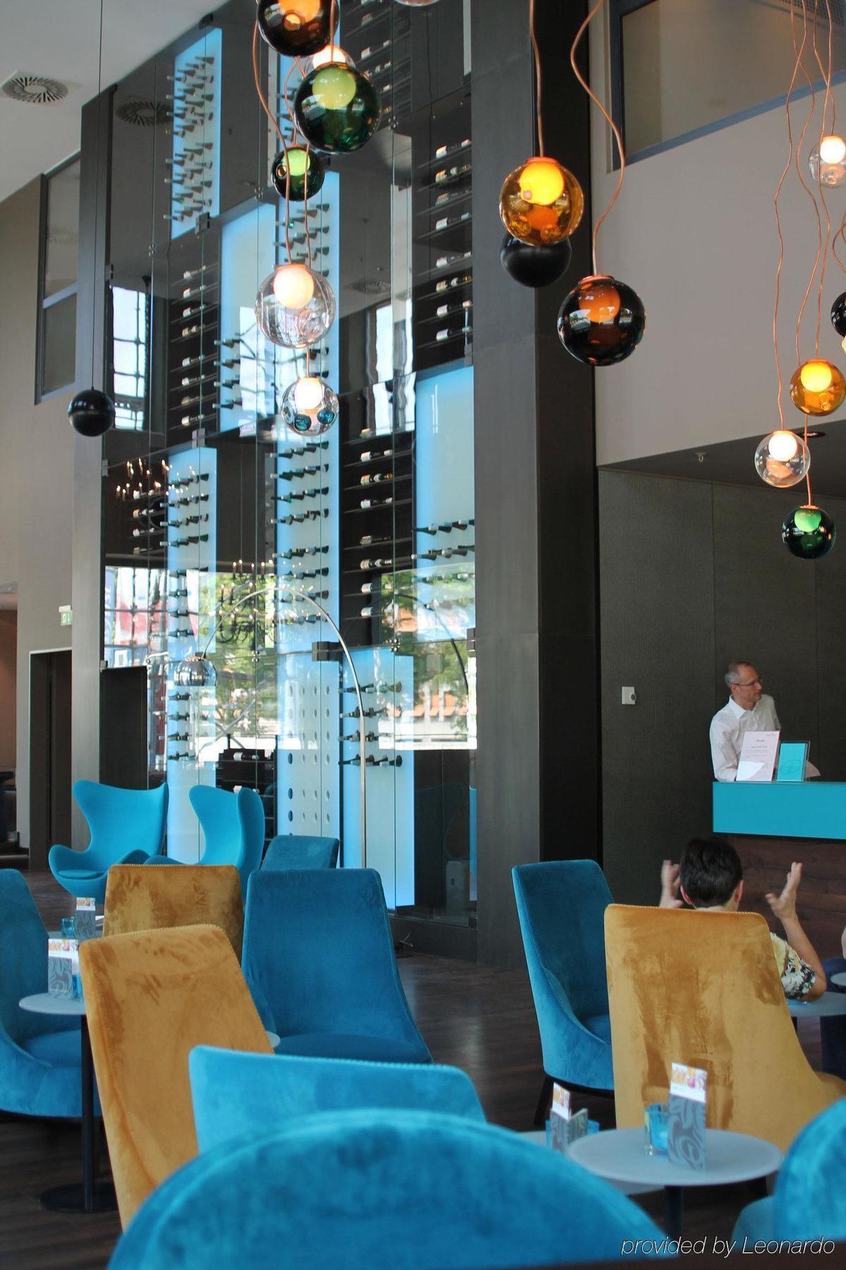 Motel One Висбаден Экстерьер фото
